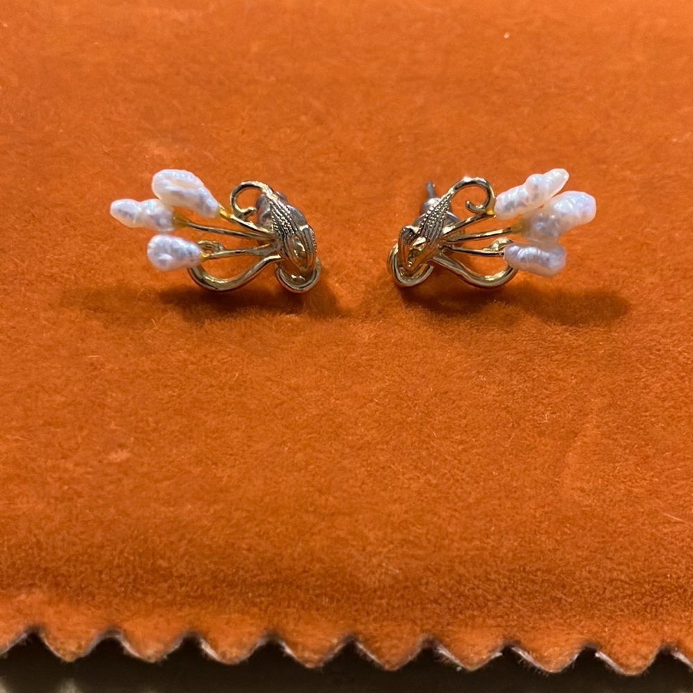 Vintage earrings​